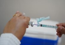 Ministério inicia aplicação da vacina que amplia proteção contra pneumonia e meningite em crianças