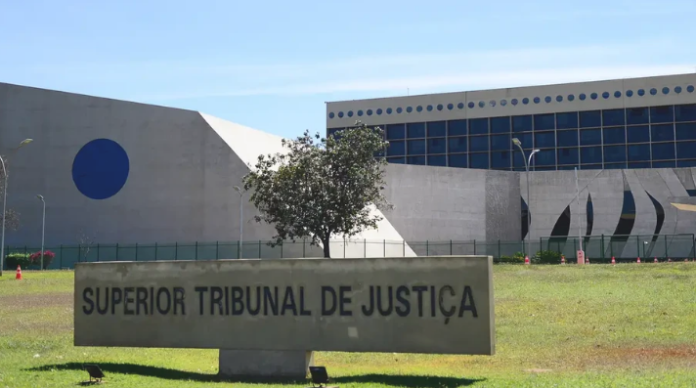 tribuna