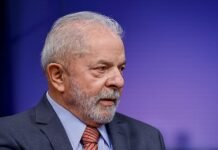 Lula deixa hospital após cirurgia de catarata no olho esquerdo