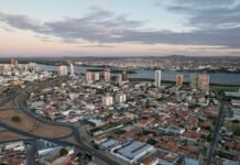 Compesa informa falta de água nesta sexta (17) em 10 bairros de Petrolina (PE)