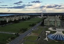 Proposta orçamentária prevê preenchimento de 53.530 vagas no setor público