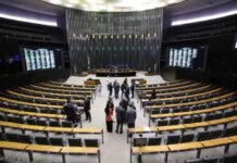 Apresentada em 2015 pelo então deputado Gonzaga Patriota, Comissão da Câmara aprova redução da maioridade penal de 18 para 16 anos