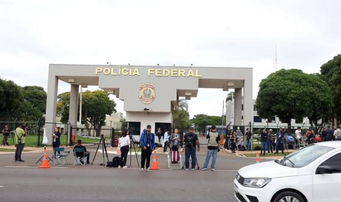 foto valter campanato frente dapolicia federal