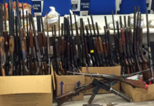 ‘Senhor das armas’: Médico condenado por crimes ligados ao comércio de armamentos é preso dentro de banco em Caruaru (PE)