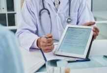 Projeto pune empresas que atrasarem pagamento de médicos