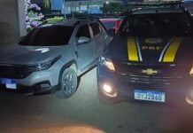 Caminhonete roubada é recuperada pela PRF na BR-407, em Juazeiro (BA)