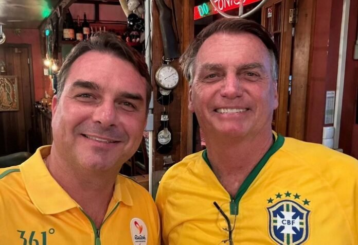 flavio e bolsonaro