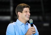 João Campos lidera com vantagem superior a 20 pontos percentuais para governador, diz pesquisa