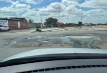 Leitor Repórter: “Duas bocas de lobo vazando dia e noite”, denuncia morador de Petrolina (PE)