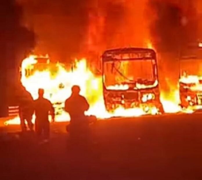 onibus-pegam-fogo-Araripina