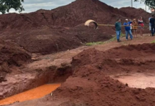 Tragédia: Criança de 3 anos morre ao cair em buraco cheio de água da chuva em Santa Maria da Boa Vista (PE)
