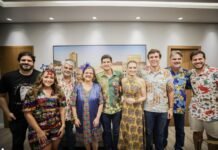 Humberto, Teresa, João, Marília e Miguel curtem juntos abertura do Carnaval do Recife