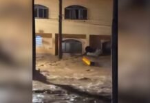 Caixões são levados por correnteza após fortes chuvas em cidade de Minas Gerais