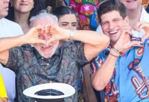 João Campos recebe Lula no Galo da Madrugada em Recife (PE)