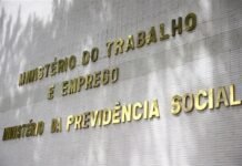 Governo prorroga por 90 dias regra sobre trabalho em feriados no comércio