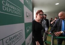 Moraes arquiva investigação contra Zambelli por obstrução e coação