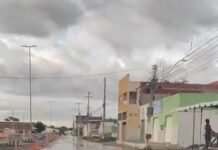 Deu no Programa Edenevaldo Alves: Gerente da Compesa se compromete a resolver vazamento na Avenida dos Tropeiros em Petrolina