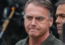 Bolsonaro tem reclamado de dor no ombro direito e médicos indicam cirurgia