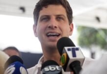 “Eu não ando em cima do muro”, diz João Campos sobre apoio a Lula