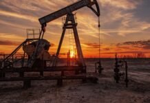 Petróleo sobe quase 30% na semana de guerra no Oriente Médio