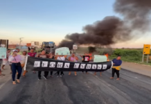 Moradores fecham BR-116 em protesto por falta de água em Ibó, na Bahia