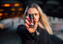 Câmara aprova posse e porte de spray de pimenta para mulheres a partir dos 16 anos de idade