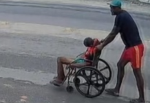 Homem é preso após carregar pai em cadeira de rodas por 5 km e abandonar corpo em terreno de Paulista (PE)