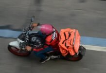 Aplicativos de transporte de passageiros e delivery devem informar sobre divisão de valores de forma clara