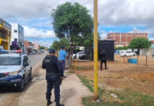 Operação retira construção irregular na Avenida da Redenção em Petrolina (PE)