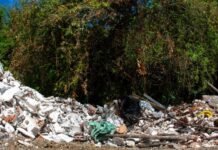 Câmara dos Deputados aprova multa de cinco a 100 salários mínimos para quem descartar lixo em vias públicas