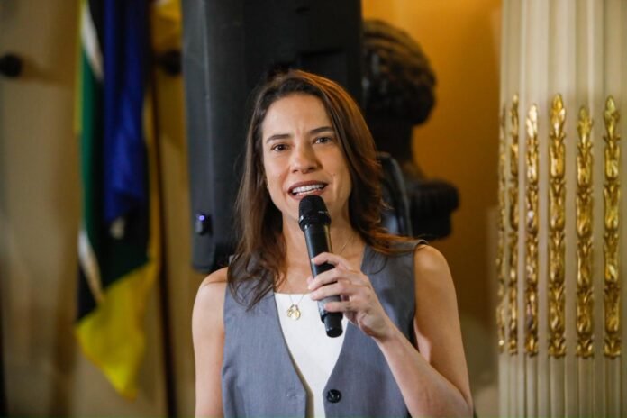 raquel lyrafoto miva filho secompe