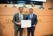 Jornalista Carlos Britto é homenageado no Recife com o Prêmio Graça Araújo de Comunicação