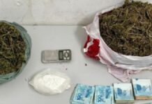 Homem é flagrado com drogas, cartões bancários e R$ 13 mil e acaba preso em Casa Nova (BA)