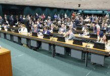 Comissão da Câmara dos Deputados aprova texto-base da PEC que acaba com a escala 6×1
