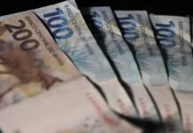 Renda média das famílias chega a R$ 2.264, mostram dados do IBGE