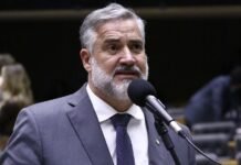 Paulo Pimenta, líder do governo, apresenta projeto na Câmara para proibir ‘jogo do tigrinho’