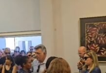 Petrolina (PE): Amigos cumprem pedido de Mário Assunção e dançam em seu velório