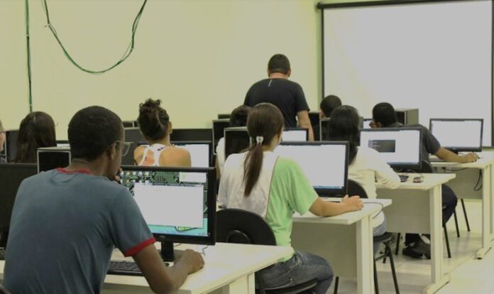 alunos estudantes foto instituto federal fluminense