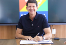 Prefeito Simão antecipa primeira parcela do 13º salário e movimenta R$ 32 milhões na economia de Petrolina (PE)
