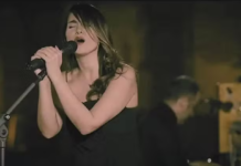 Cantora do Irã é condenada a 74 chibatadas por cantar sem o véu