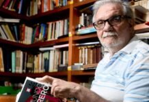Morre Raimundo Carrero, escritor e jornalista pernambucano, aos 78 anos