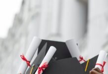 Comissão aprova critérios para colação de grau antecipada em universidades