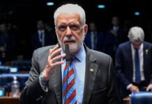 Após reunião com Lula, Jaques anuncia afastamento da liderança do governo no Senado