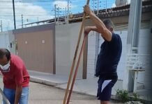 Petrolina (PE): Compesa não desobstrui boca de lobo no Rio Corrente e moradores tiram do próprio bolso para resolver