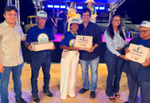 Lucas Ramos prestigia tradicional Festa dos Colonos no Projeto Bebedouro em Petrolina (PE) ao lado de Elismar Gonçalves