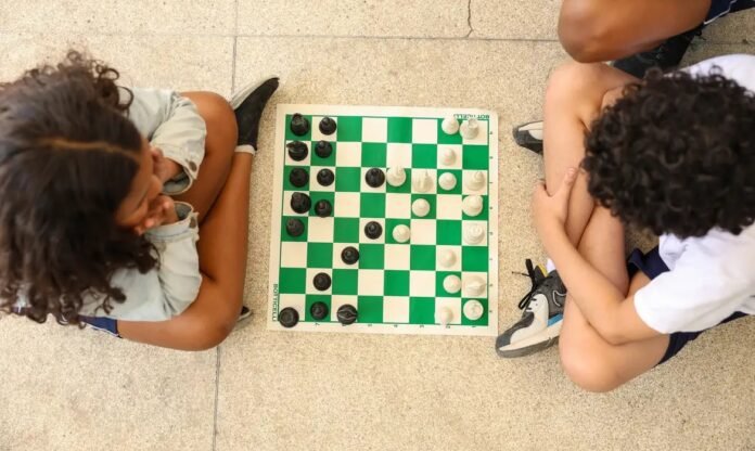 crianças jogo tabuleiro foto tomaz silva agbrasil