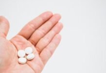 Pílula semanal contra o HIV é tão eficaz quanto tratamento diário, mostra estudo internacional