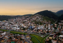 Criança de 4 anos fica ferida após ser atingida com facão durante briga em bar de Jacobina (BA)