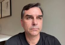 PT aciona TSE contra Flávio Bolsonaro sobre urnas eletrônicas