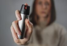 Lei que libera compra de spray de pimenta por mulheres para defesa pessoal entra em vigor